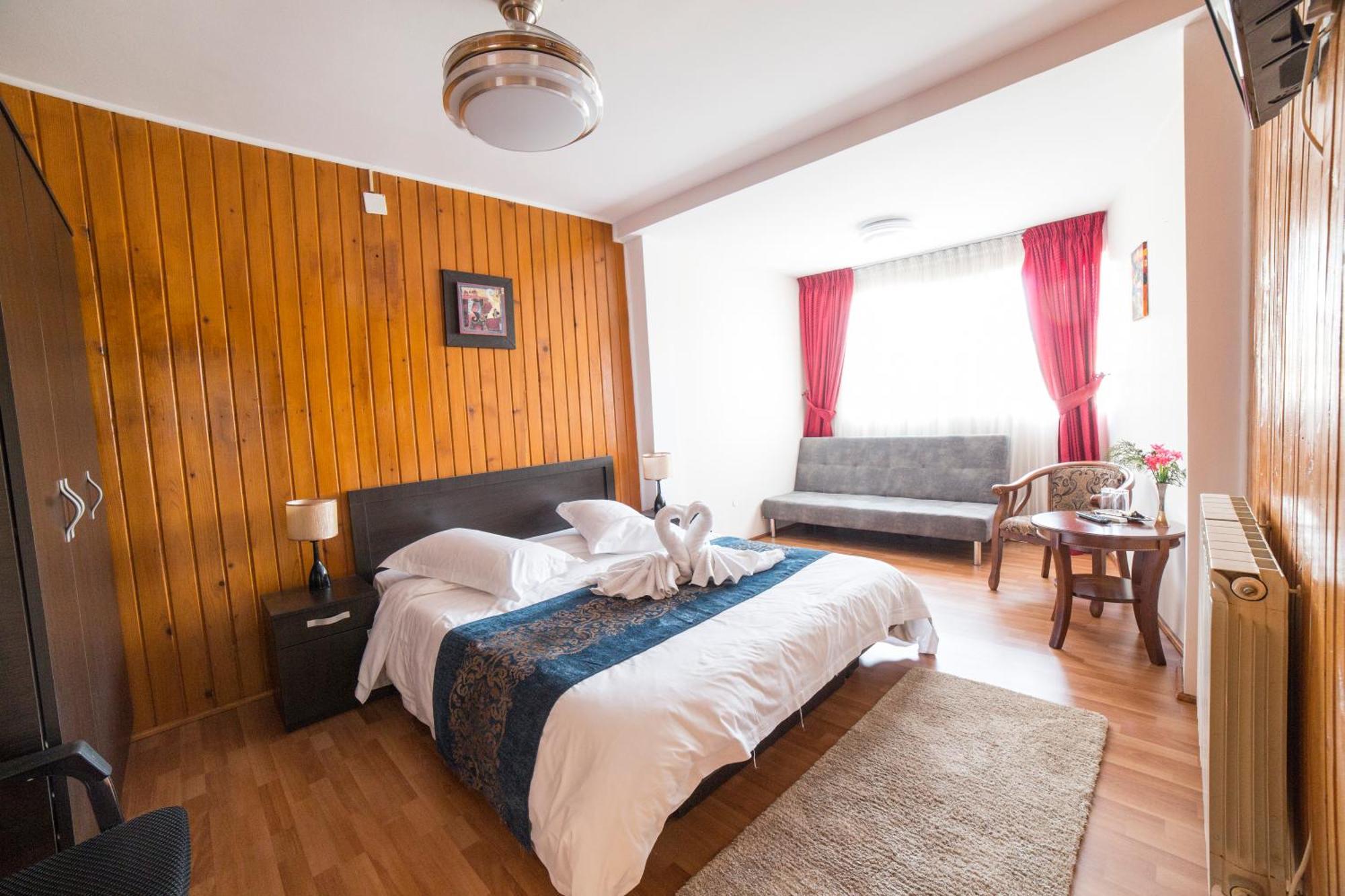 Villa Bravo Breaza Eksteriør bilde